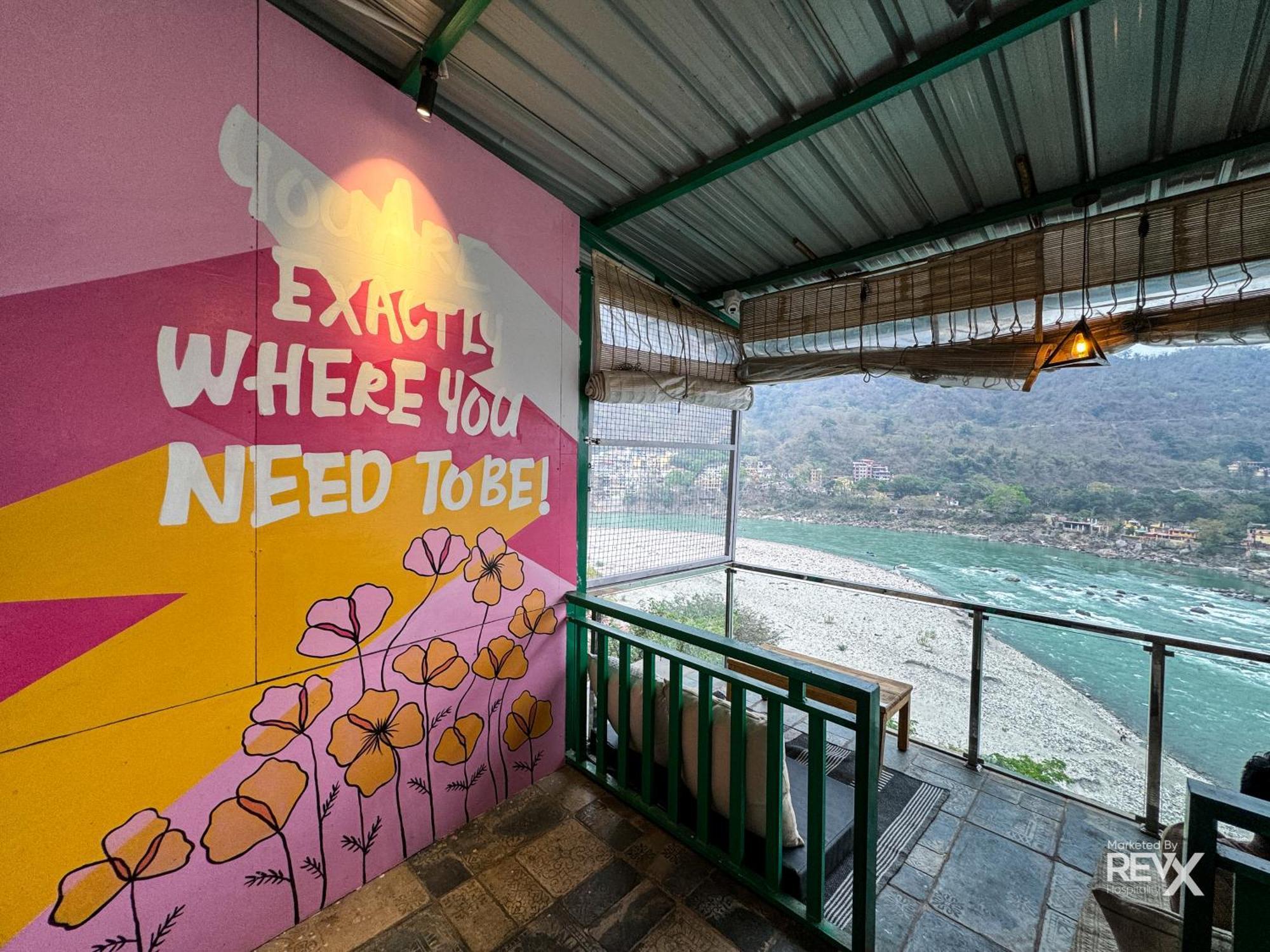 The Leisure Cave On The Ganges Hotel Rishikesh Bagian luar foto