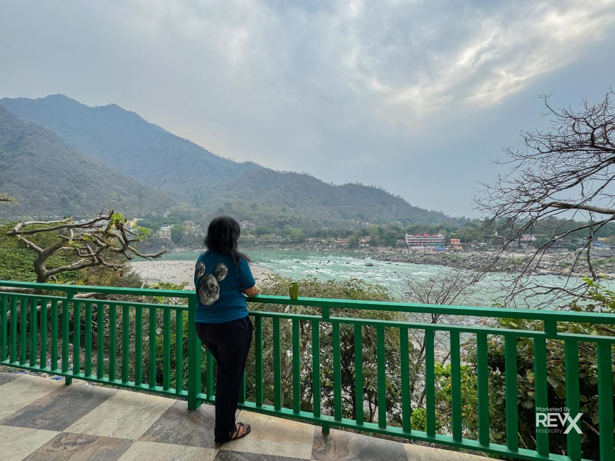 The Leisure Cave On The Ganges Hotel Rishikesh Bagian luar foto