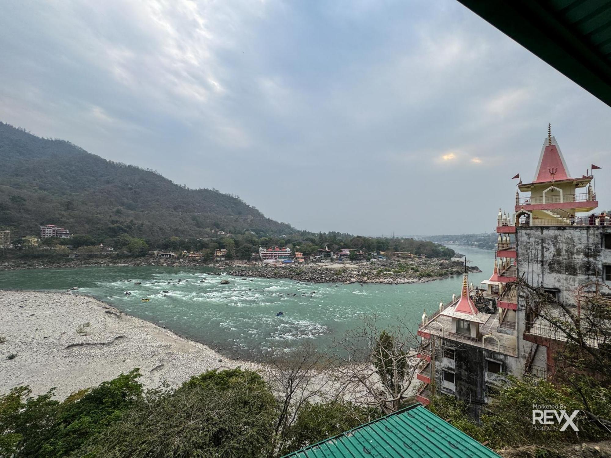 The Leisure Cave On The Ganges Hotel Rishikesh Bagian luar foto