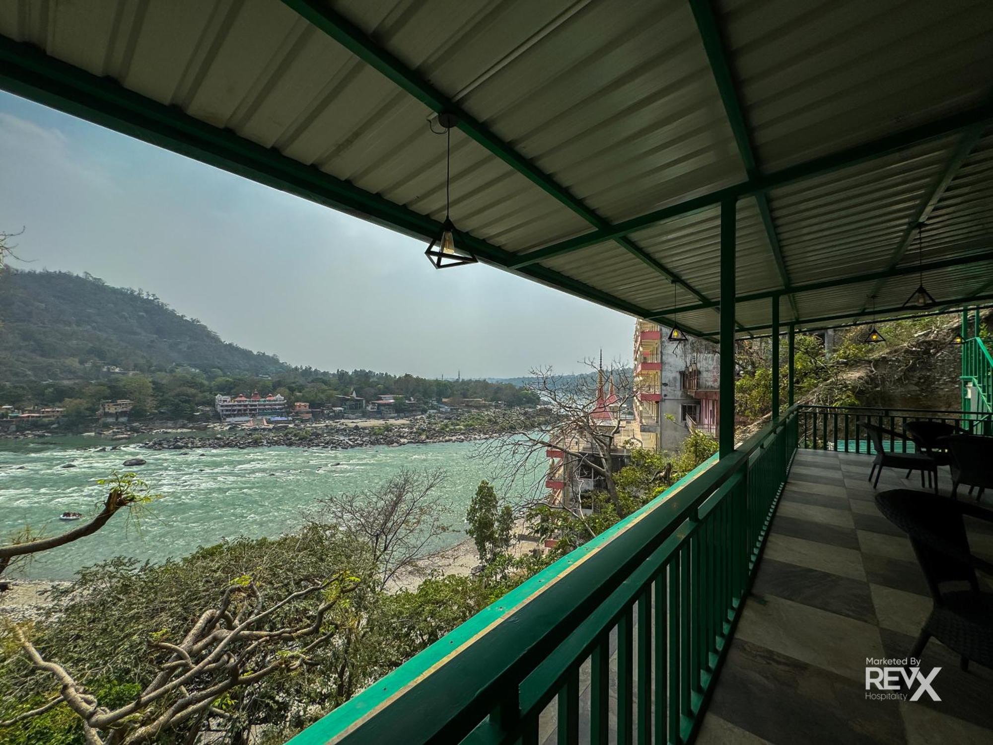 The Leisure Cave On The Ganges Hotel Rishikesh Bagian luar foto