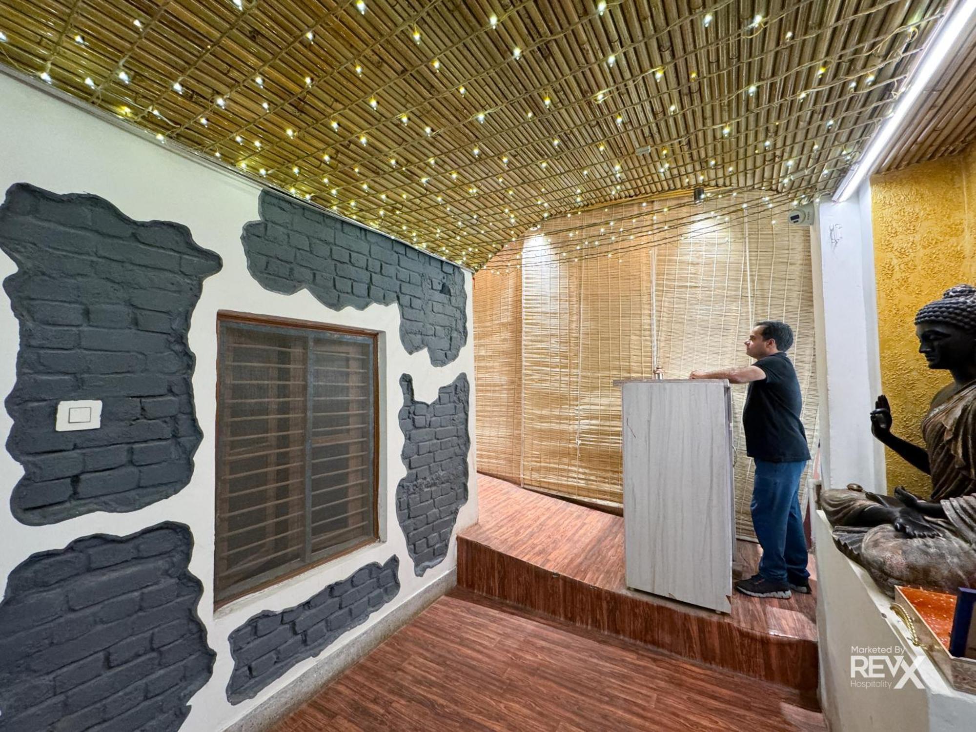 The Leisure Cave On The Ganges Hotel Rishikesh Bagian luar foto