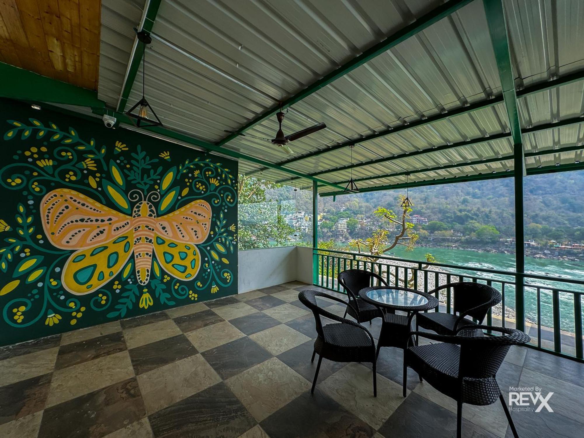 The Leisure Cave On The Ganges Hotel Rishikesh Bagian luar foto