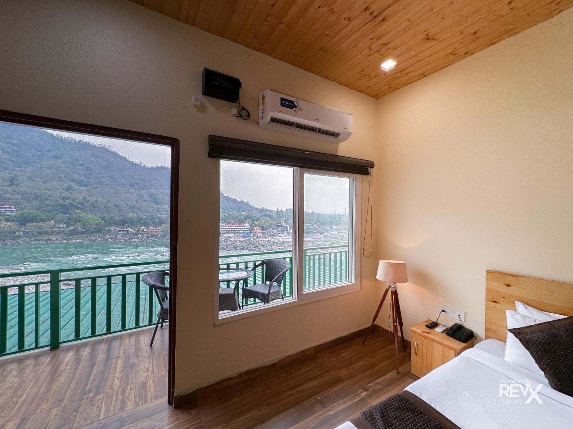 The Leisure Cave On The Ganges Hotel Rishikesh Bagian luar foto