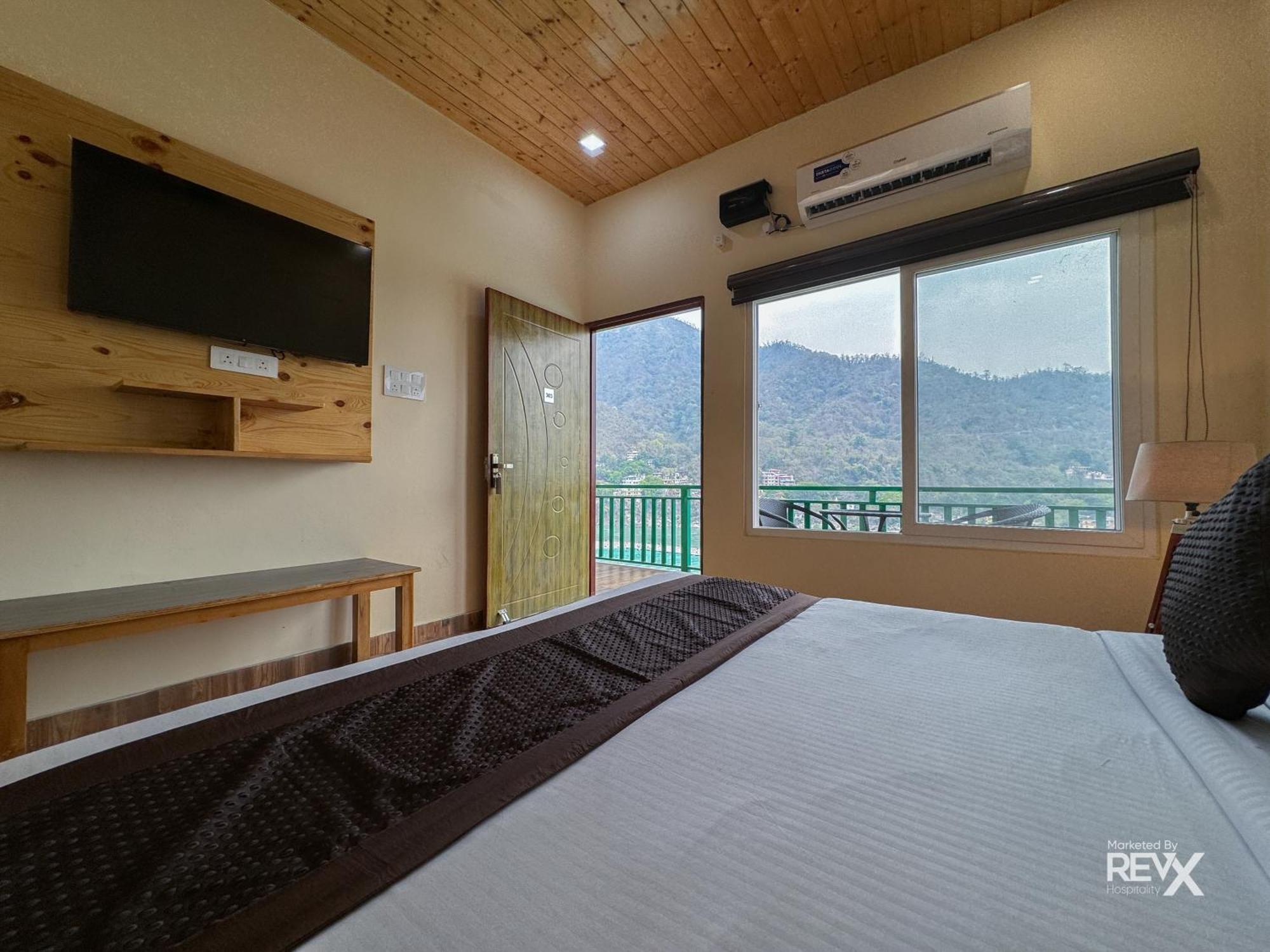The Leisure Cave On The Ganges Hotel Rishikesh Bagian luar foto