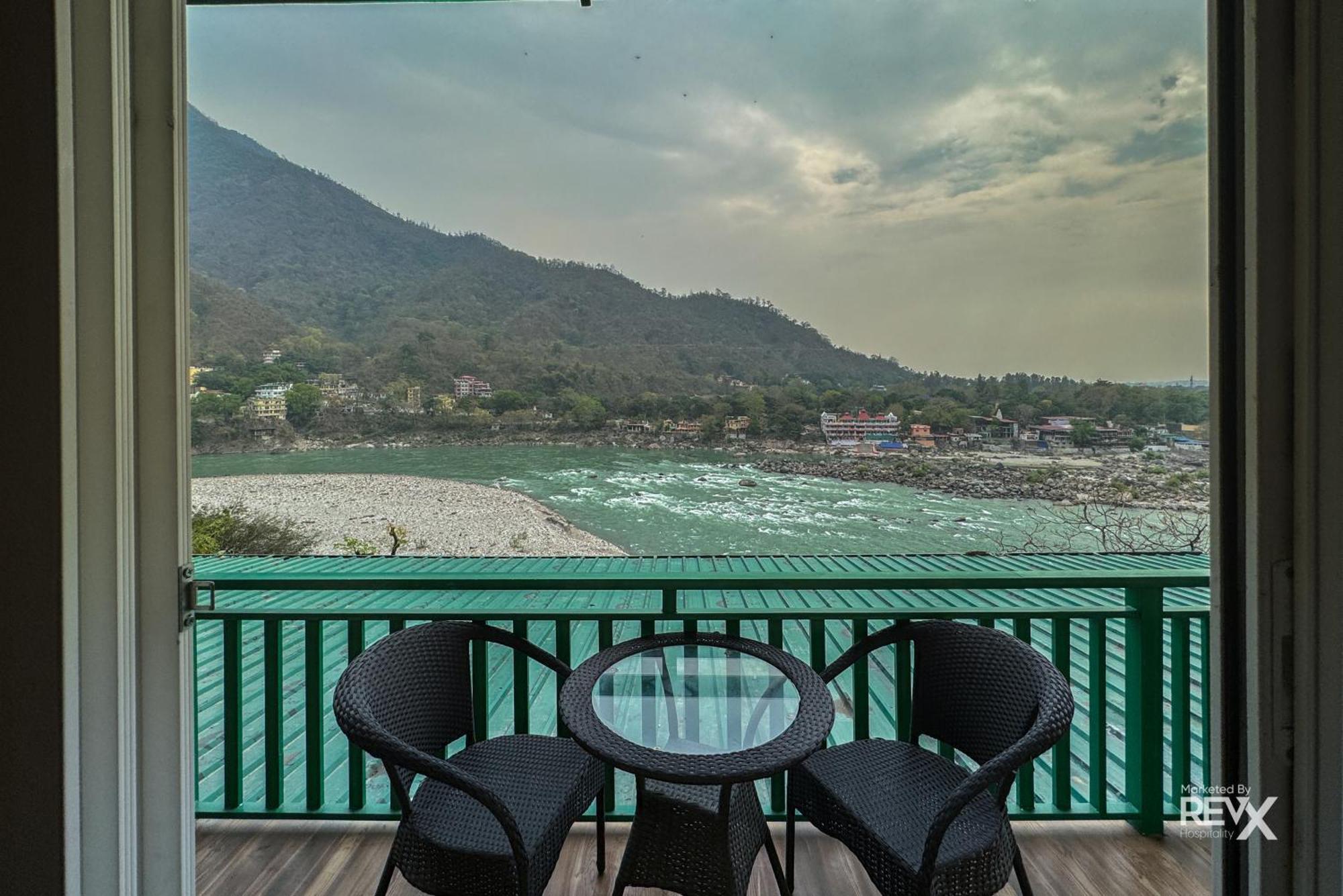 The Leisure Cave On The Ganges Hotel Rishikesh Bagian luar foto