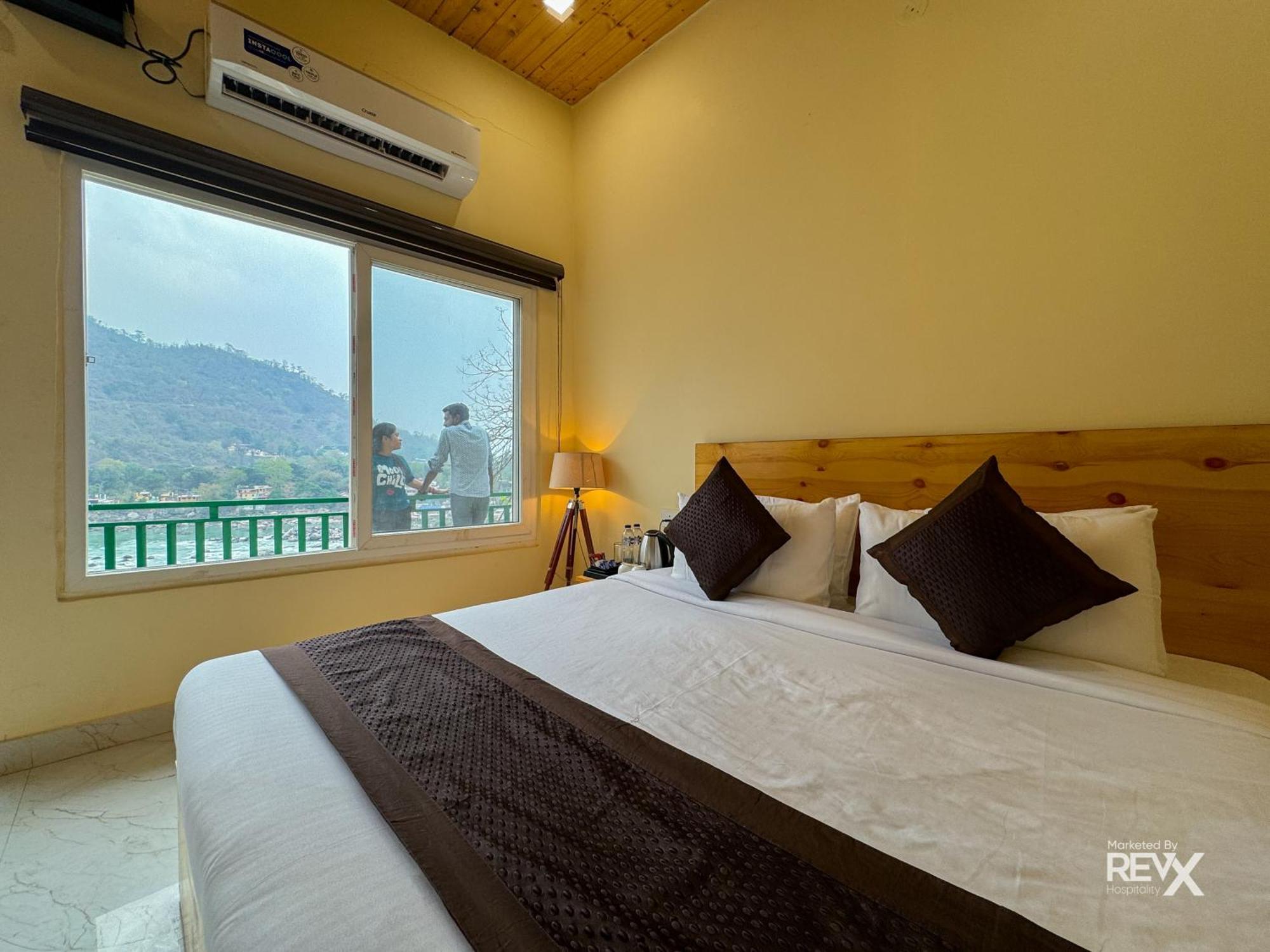 The Leisure Cave On The Ganges Hotel Rishikesh Bagian luar foto