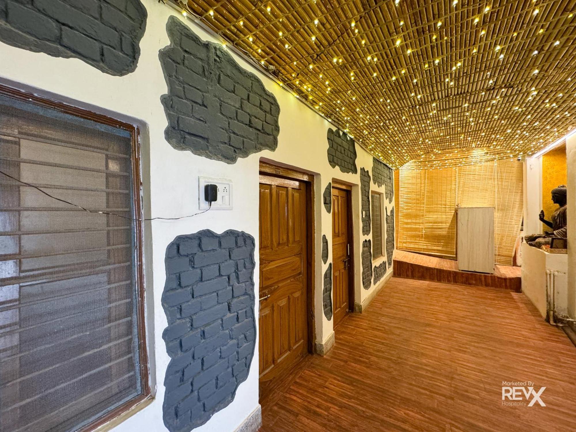 The Leisure Cave On The Ganges Hotel Rishikesh Bagian luar foto