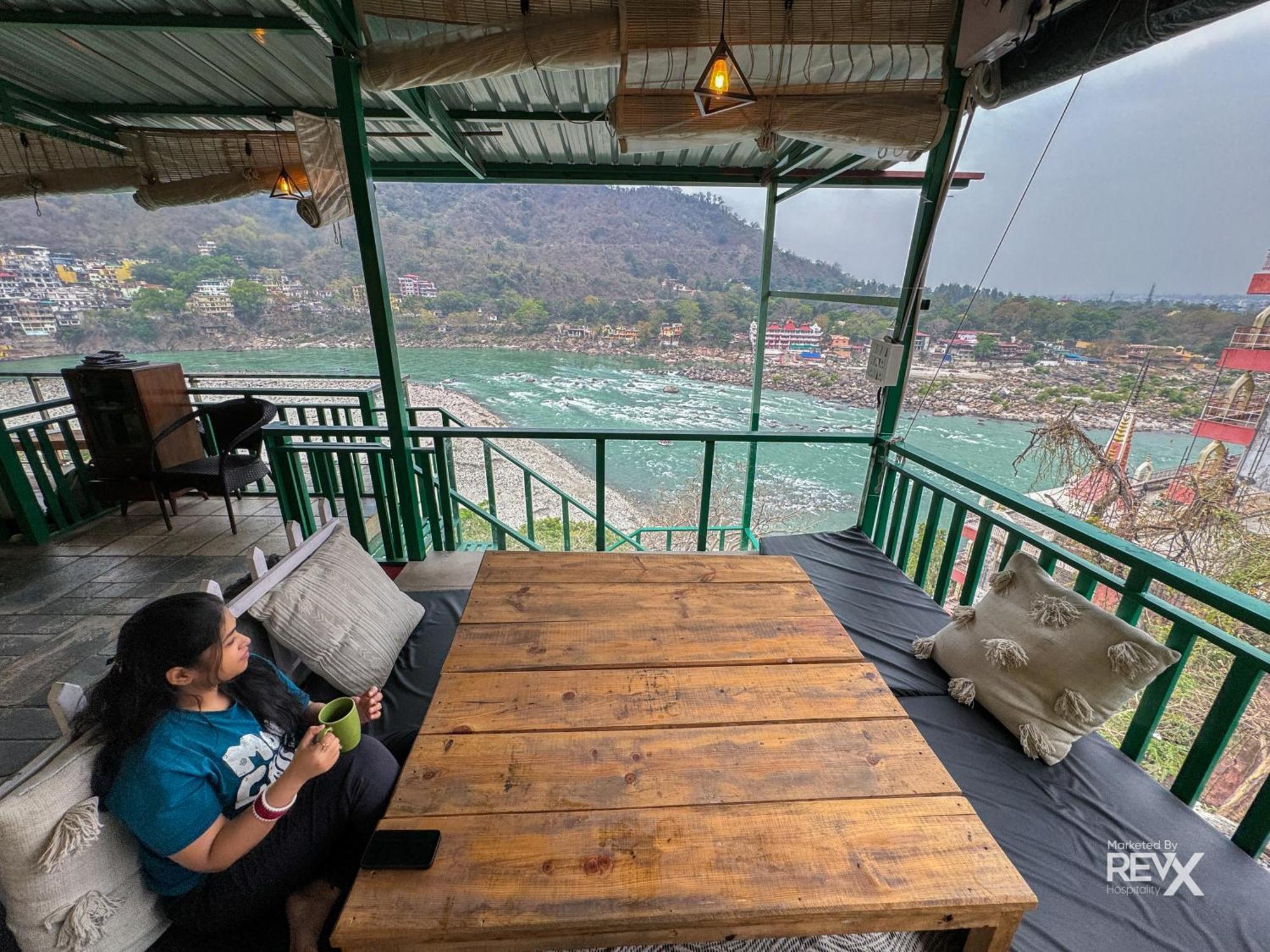 The Leisure Cave On The Ganges Hotel Rishikesh Bagian luar foto