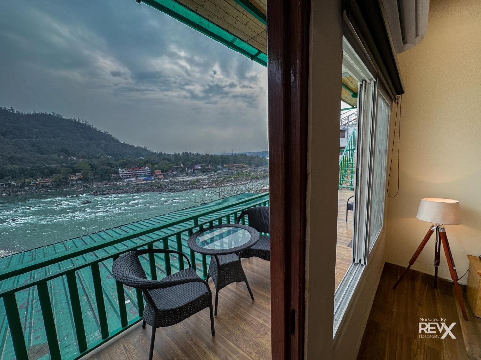 The Leisure Cave On The Ganges Hotel Rishikesh Bagian luar foto